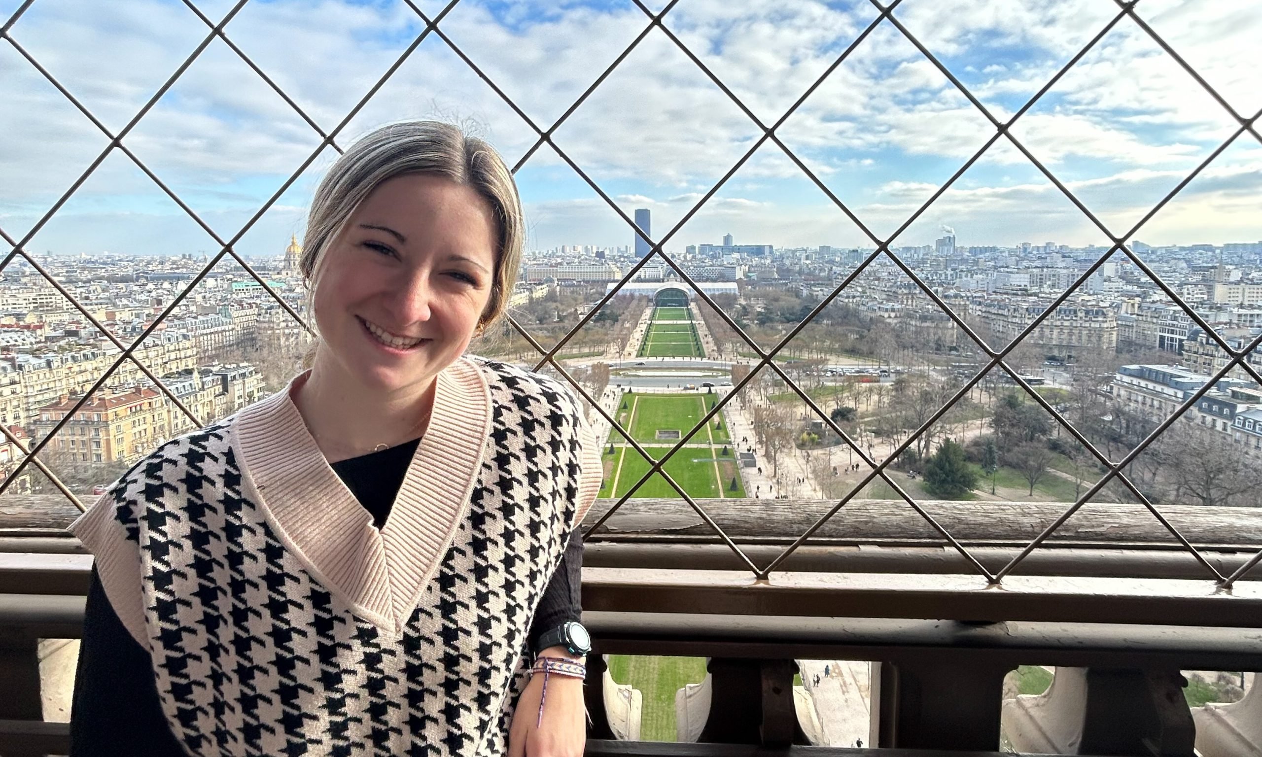 Hannah Mielke visit the Louvre in Paris