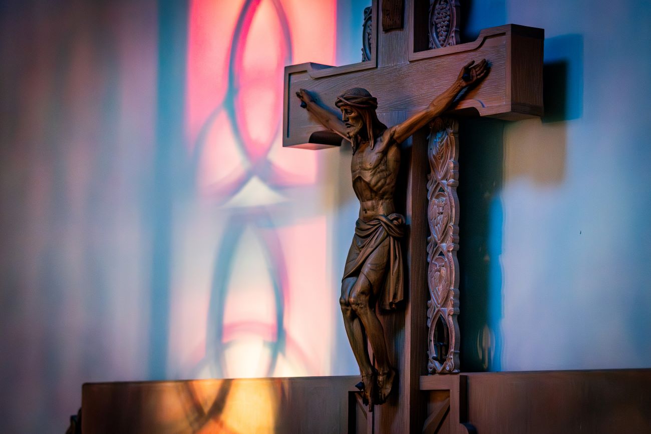cross with Jesus on it 