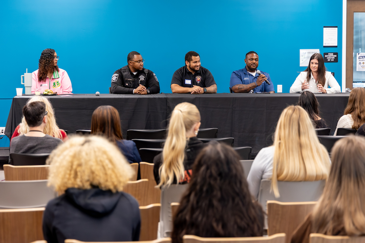 Five alumni panelists