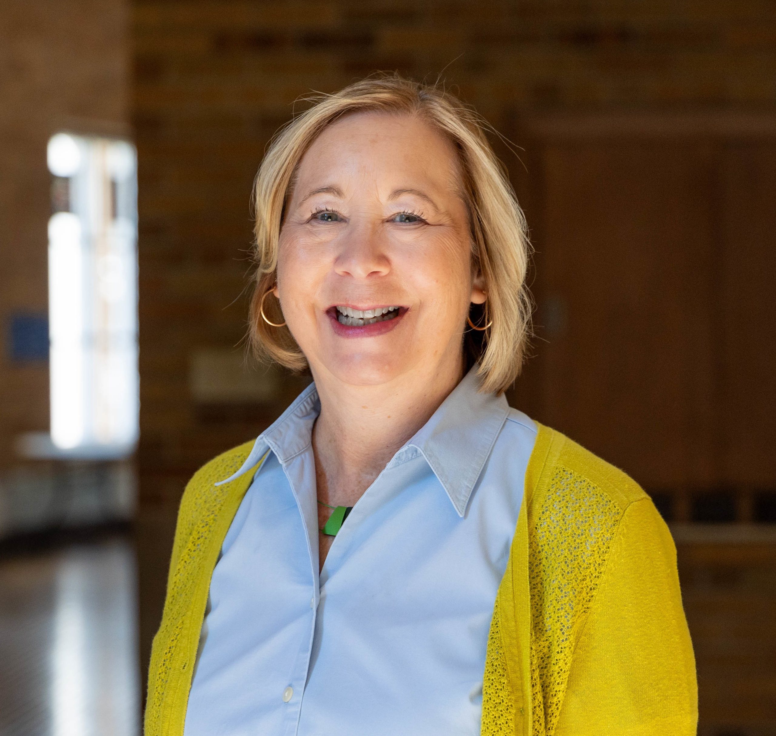 head shot Linda Hensel