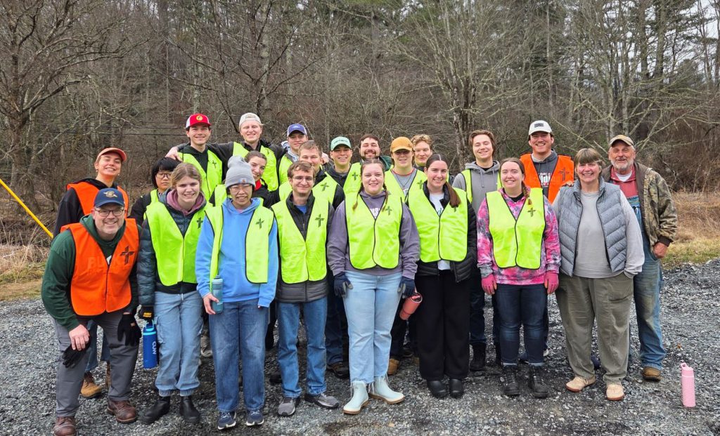 CUW students travel south to serve during spring break