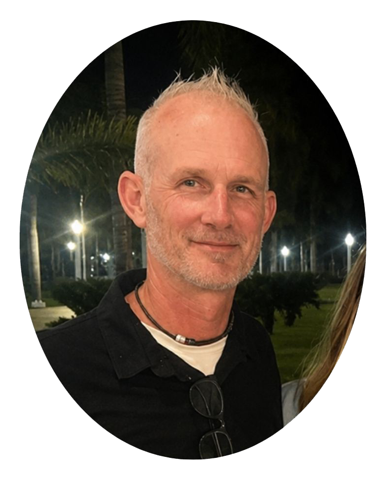 head and shoulders shot of Rolf Zersen